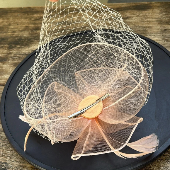 Vintage hat pink / peach color clip on - Picture 7 of 10